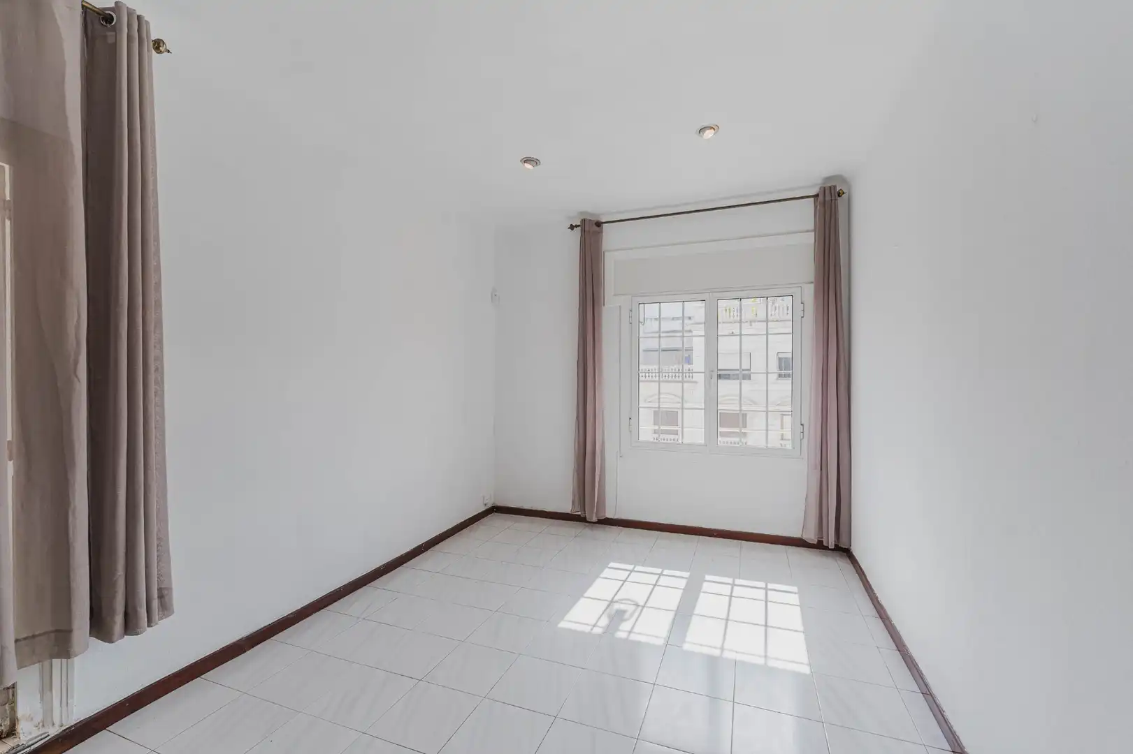 Wohnung mit Terrasse zum Verkauf in Carrer de València, imagen 17