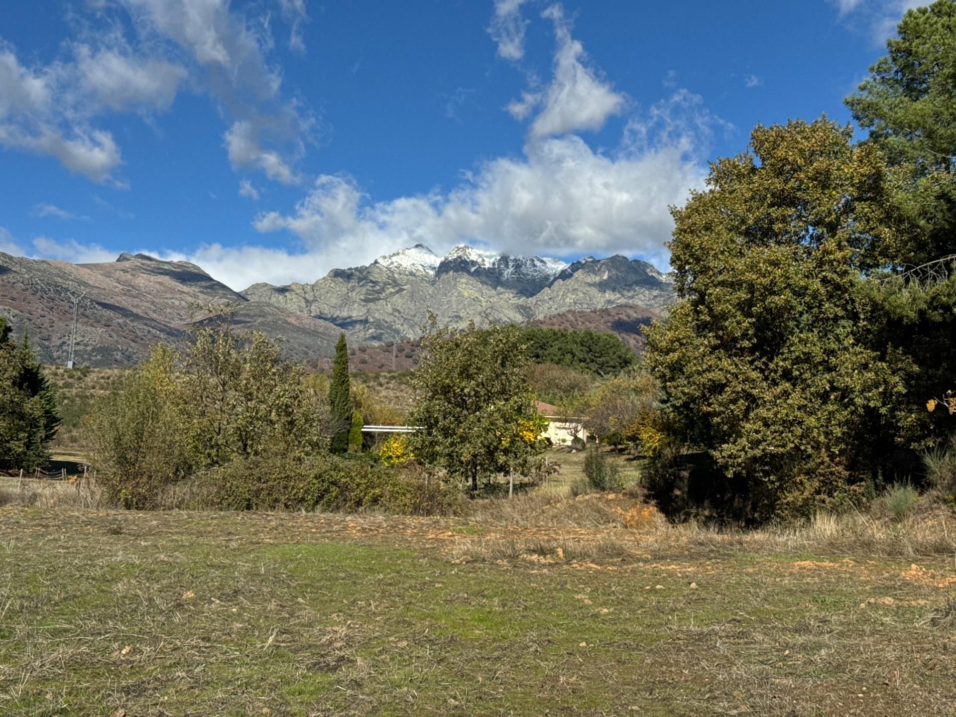 Vista exterior de Casa o xalet en venda en Candeleda amb Calefacció i Traster