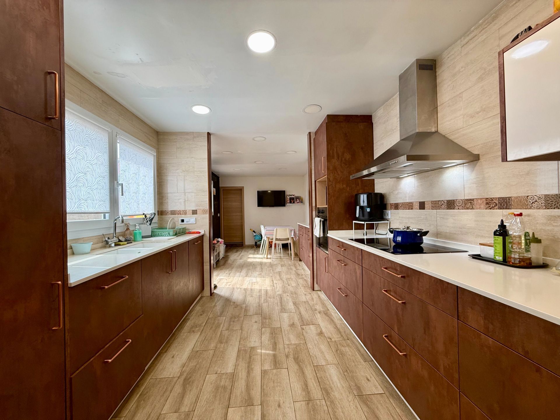 Cuina de Casa adosada en venda en Castellar del Vallès amb Aire condicionat, Calefacció i Terrassa