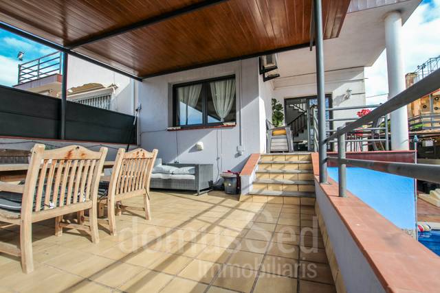 Casa adosada en Venta en Centre