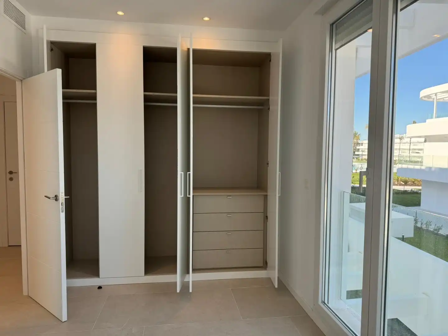 Habitación de Apartamento en venta en Chipiona con Terraza, Balcón y Piscina comunitaria