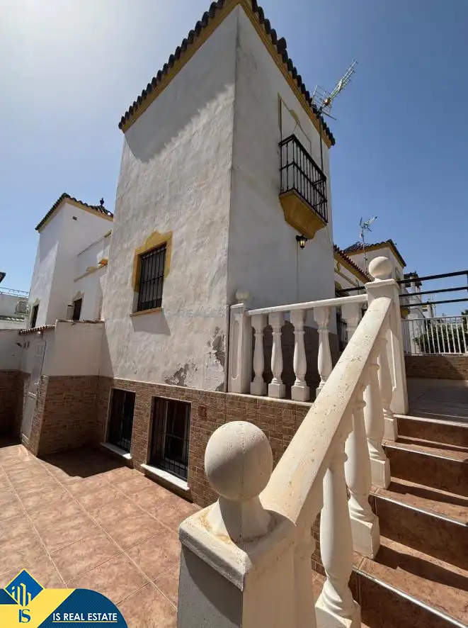 Casa con piscina en venta en Los Balcones - Los Altos, imagen 32