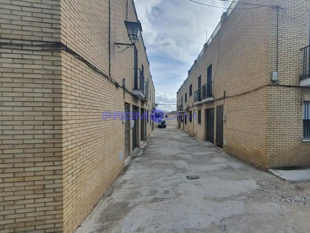 Vista exterior de Casa o chalet en venta en Alcalá del Río con Jardín privado y Terraza