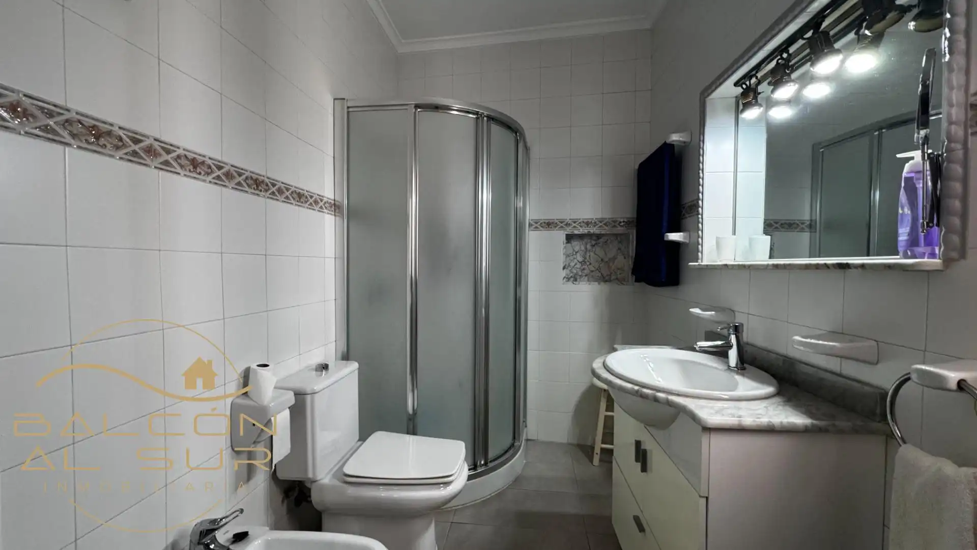 Bathroom of Houses for sale in Rota  with Air Conditioner, Terrace and Storage room