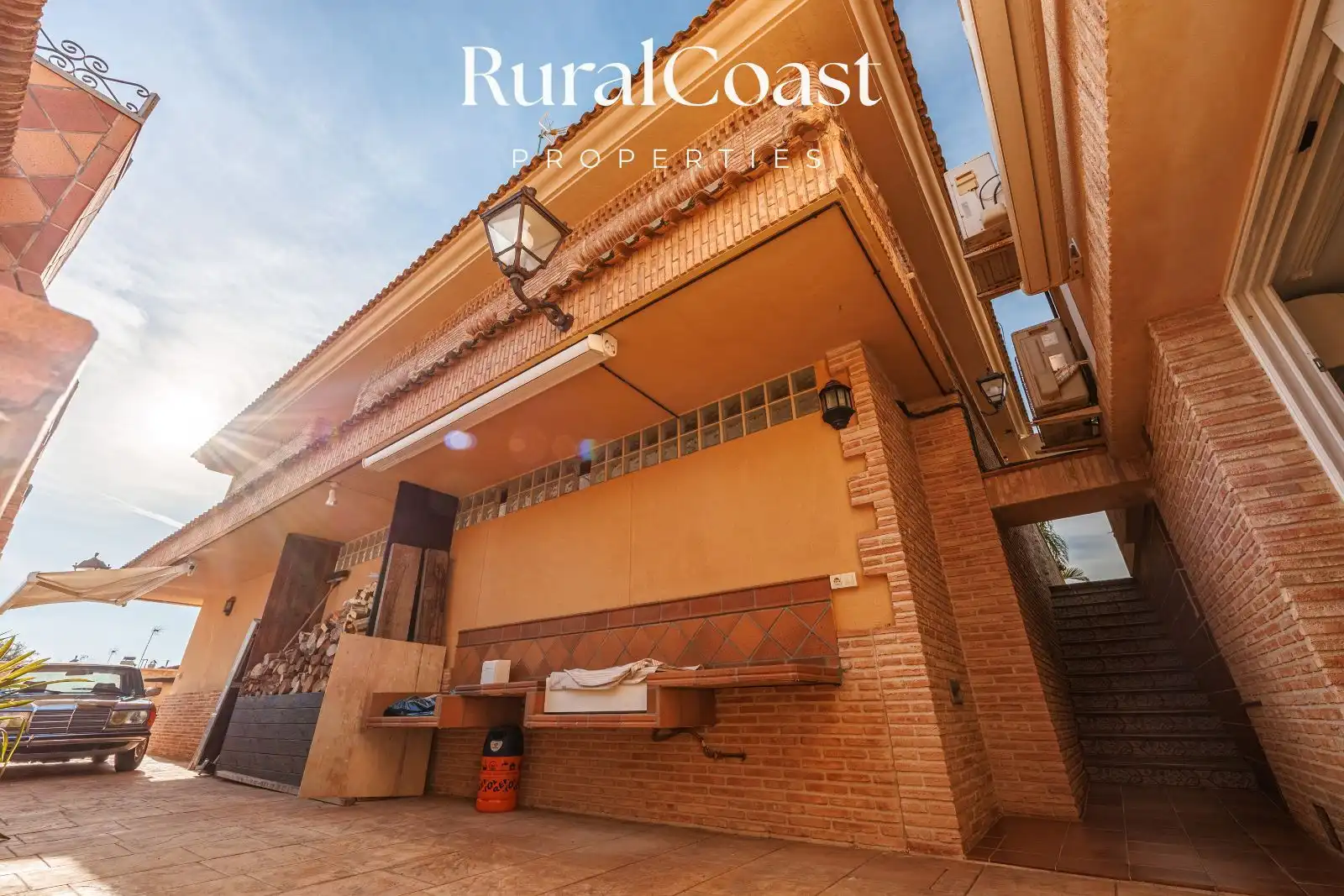 Vista exterior de Casa o xalet en venda en San Vicente del Raspeig / Sant Vicent del Raspeig amb Aire condicionat, Calefacció i Terrassa
