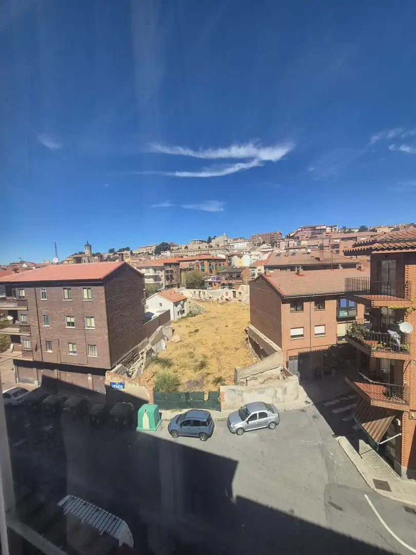 Vista exterior de Piso en venta en Ávila con Calefacción, Terraza y Amueblado