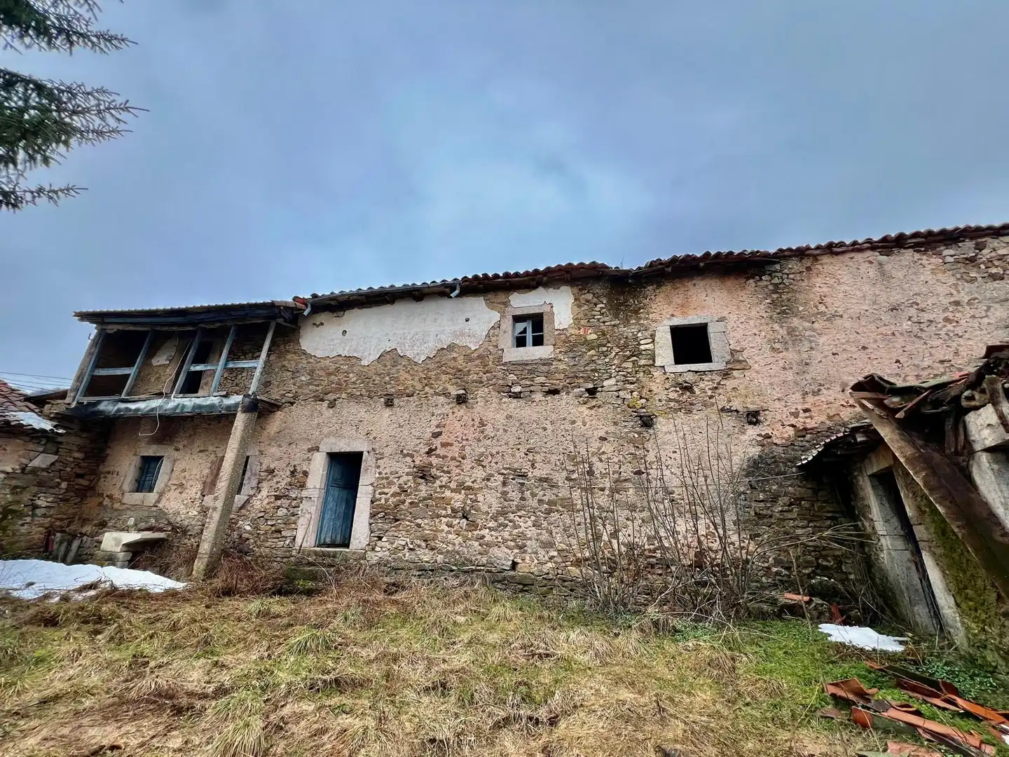 Exterior view of Country homes for sale in La Pola de Gordón   with Private garden
