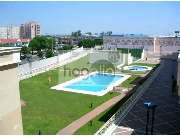 Piscina de Piso de alquiler en Sevilla con Aire acondicionado, Piscina y Amueblado