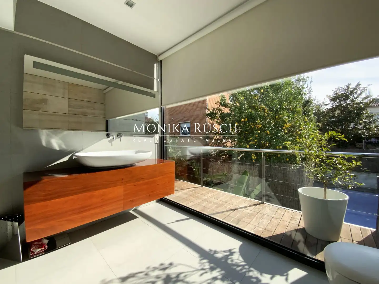 Terrassa de Casa o xalet en venda en Sant Cugat del Vallès amb Aire condicionat, Calefacció i Jardí privat