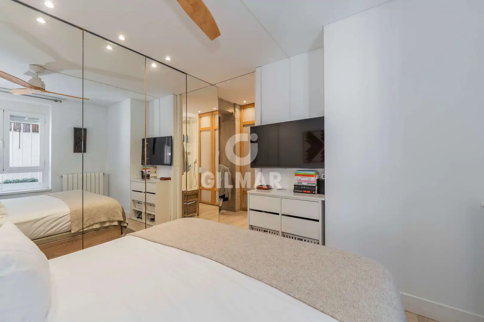 Bedroom of Flat for sale in Madrid  with Heating and Storage room