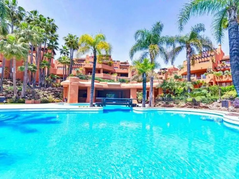Apartament amb terrassa en venda a Nueva Andalucía