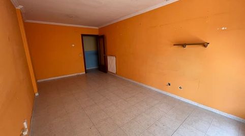 Foto 4 de Piso en venta en C/ Compositor Serra , Eixample - Horta Capallera, Figueres