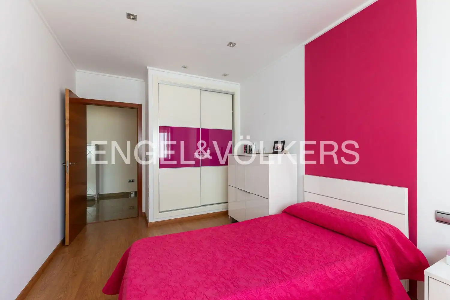 Bedroom of Houses for sale in Villanueva de Castellón  with Air Conditioner, Heating and Terrace