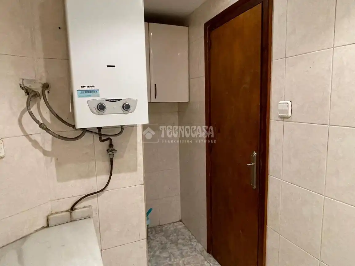 Badezimmer von Wohnung zum Verkauf in Barcelona mit Balkon