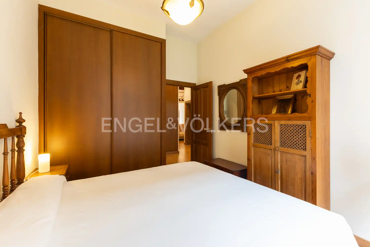 Bedroom of Flat for rent in Valencia  with Air Conditioner, Heating and Furnished