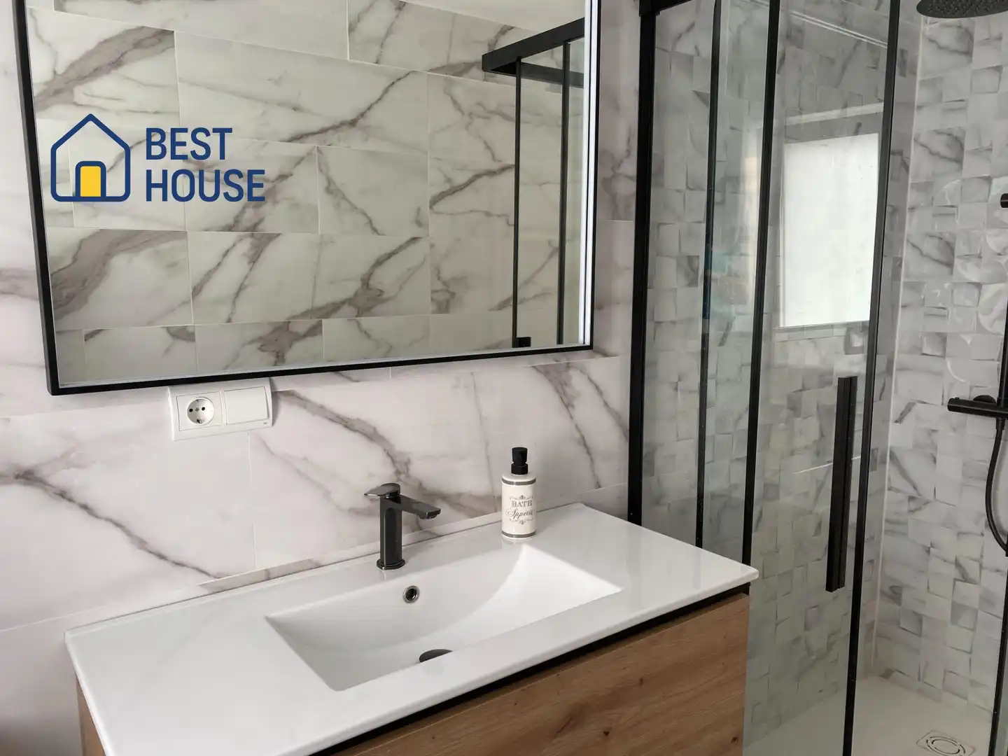 Badezimmer von Wohnung zur Miete in León Capital  mit Heizung