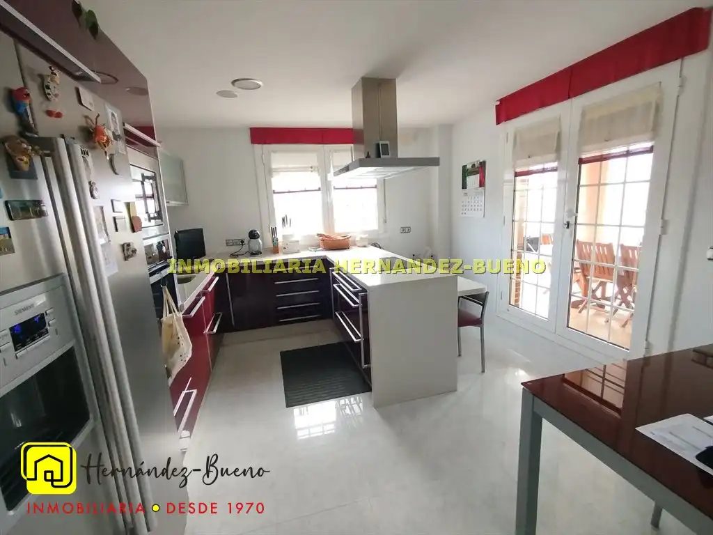 Cocina de Casa o chalet en venta en Calvarrasa de Abajo con Calefacción, Jardín privado y Terraza