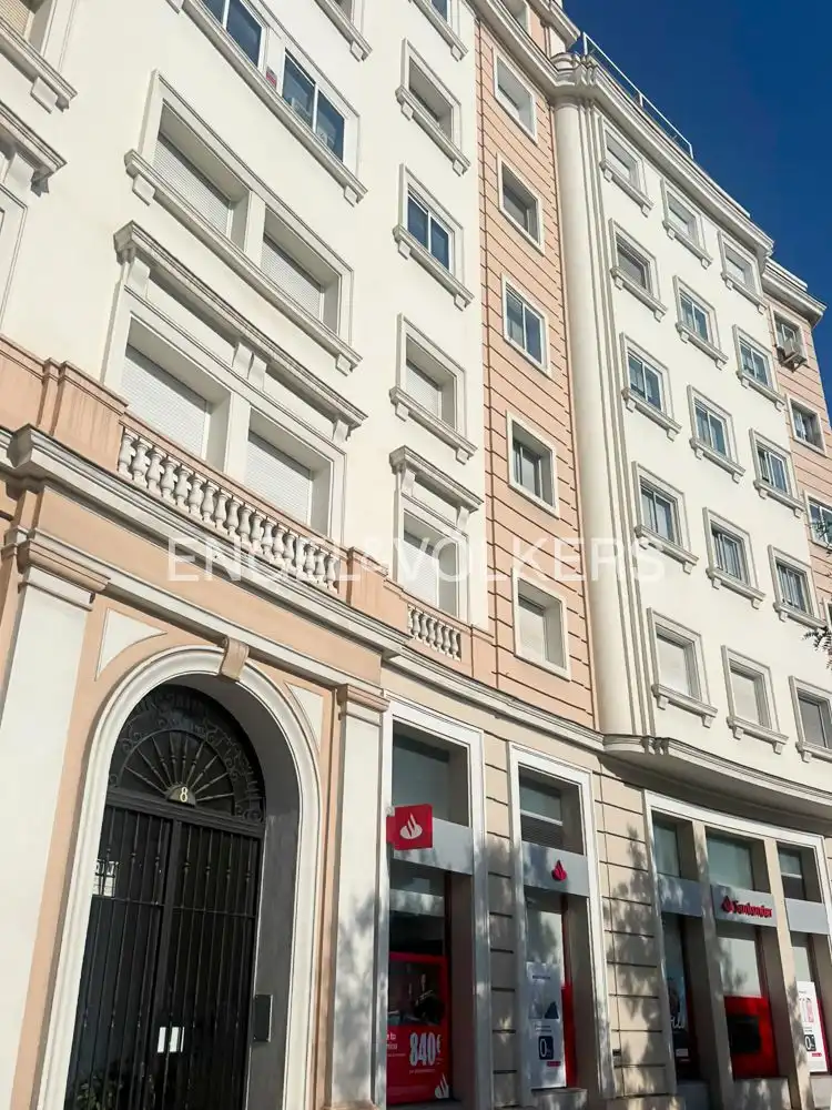 Außenansicht von Wohnung zur Miete in Madrid mit Klimaanlage, Heizung und Möbliert