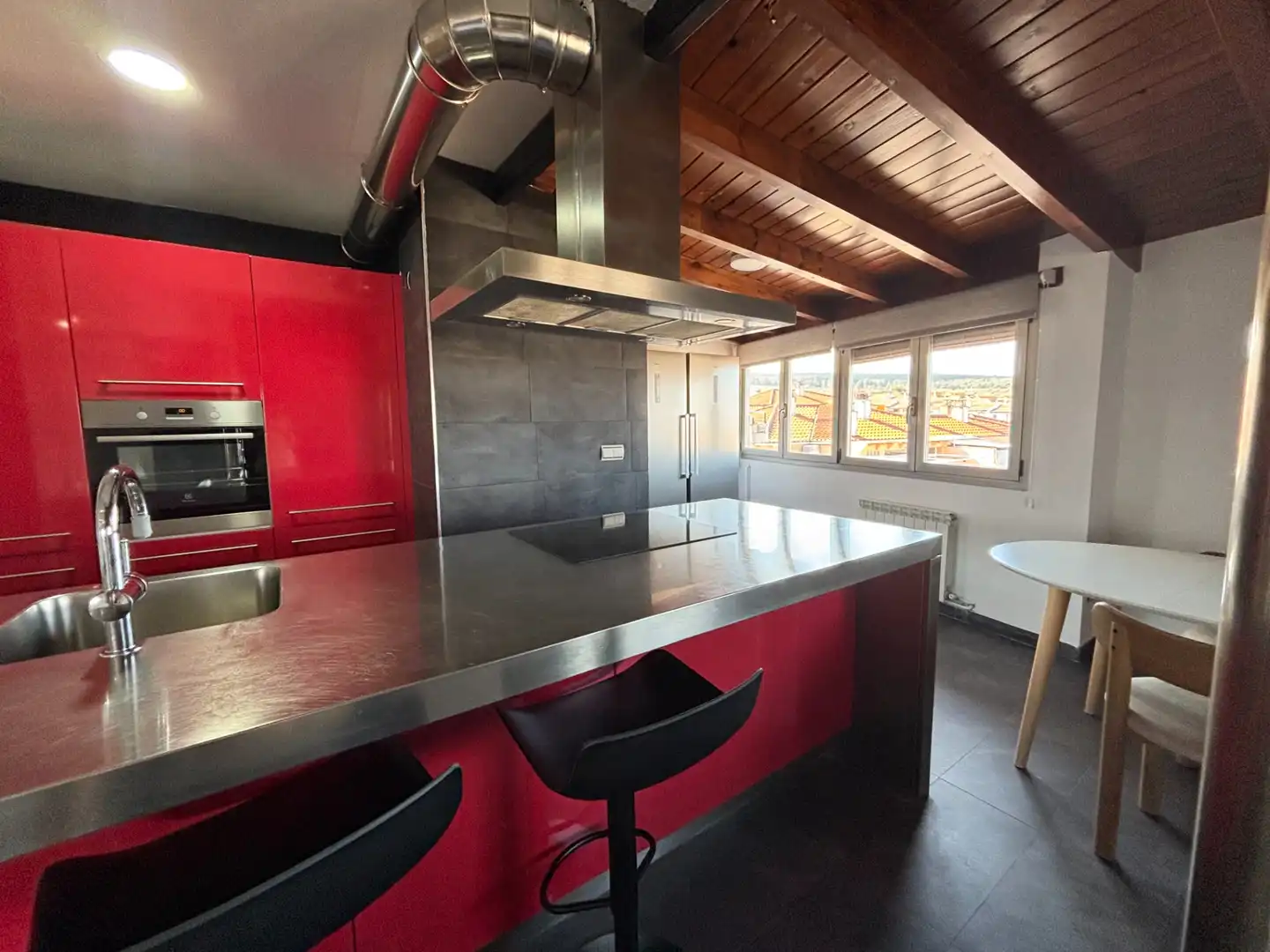 Cocina de Ático de alquiler en La Zubia con Aire acondicionado, Calefacción y Jardín privado