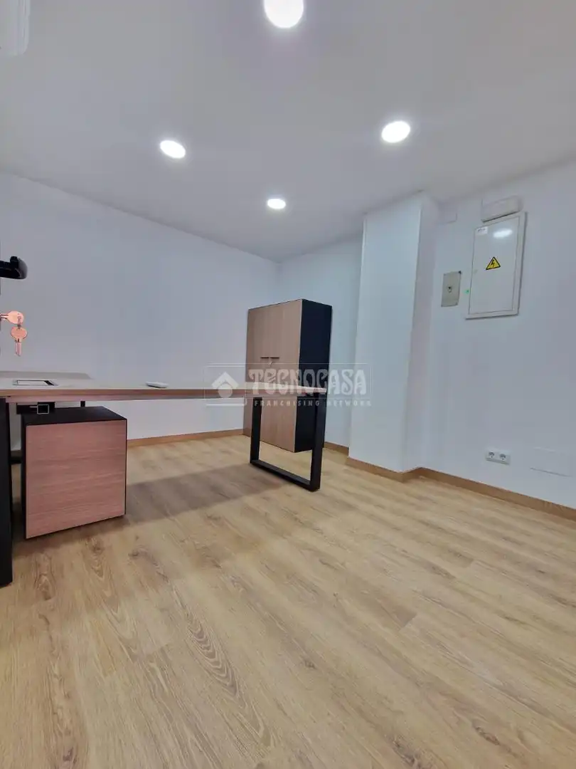 Office for sale in Coslada  with Air Conditioner and Heating
