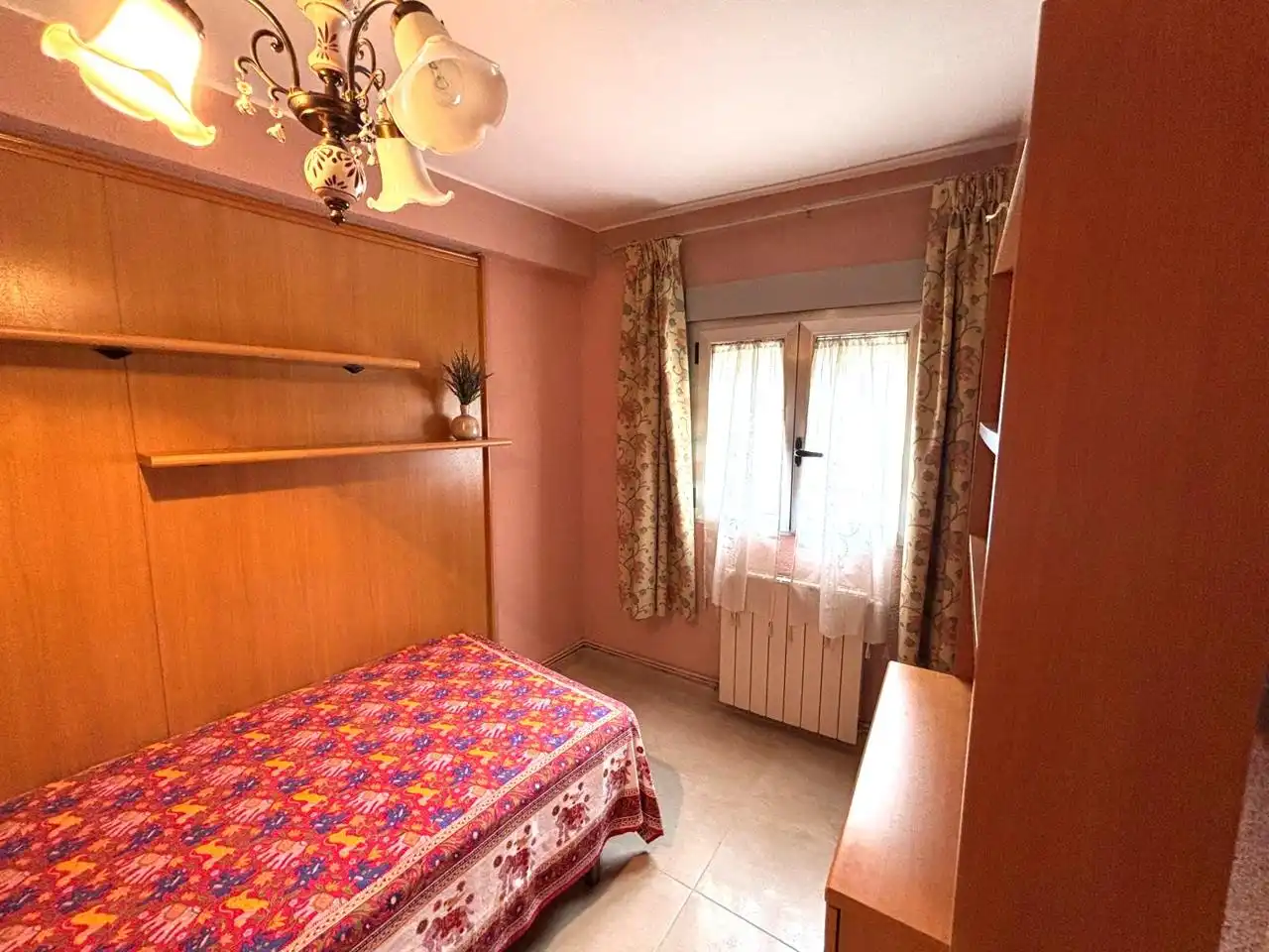 Habitación de Piso en venta en Zaragoza con Calefacción y Amueblado