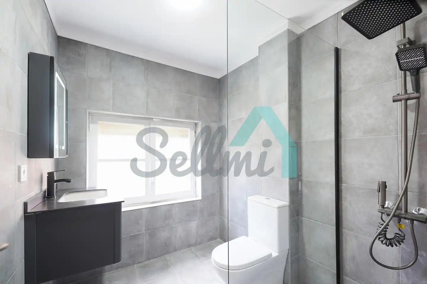 Badezimmer von Wohnung zum Verkauf in Aller mit Terrasse
