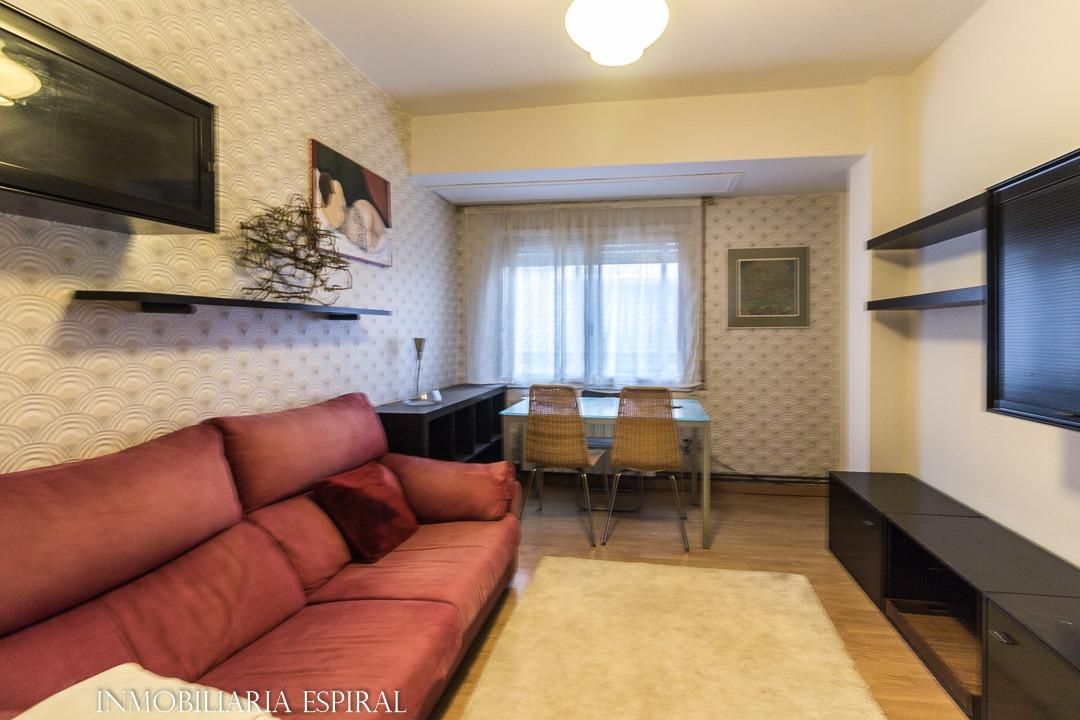 Flat for sale in  ISIDORO MILLAN MARIÑO, Zona de Plaza de Barcelos