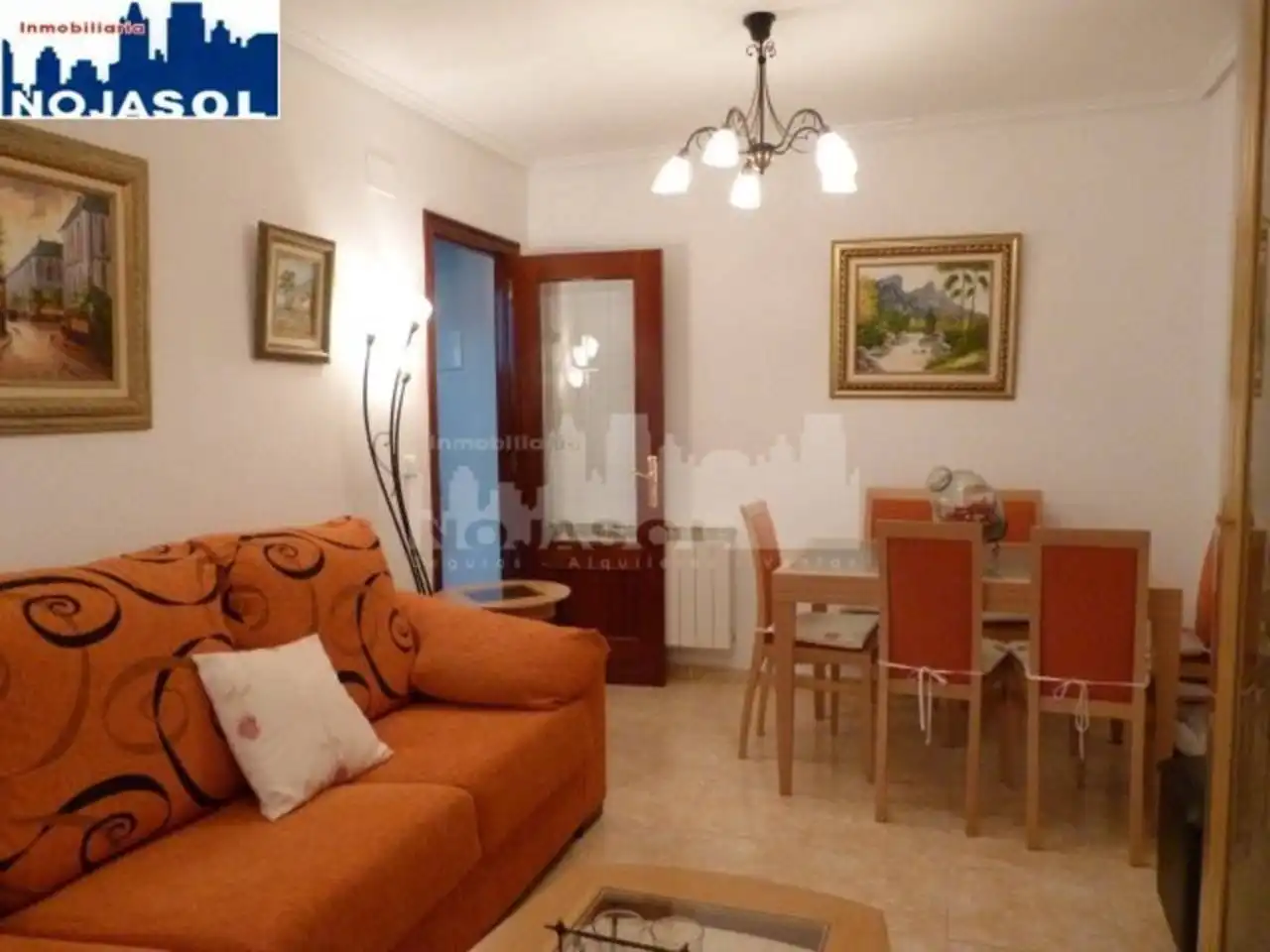 Sala d'estar de Apartament de lloguer en Noja amb Calefacció, Jardí privat i Terrassa