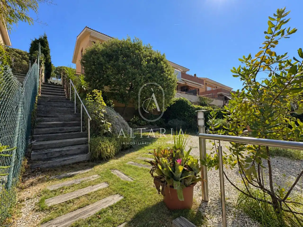 Casa bifamiliare con piscina in vendita a Calle Montplana, imagen 2