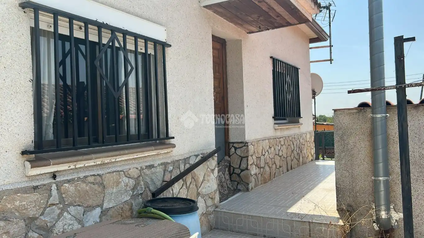Vista exterior de Casa o xalet en venda en Rubí