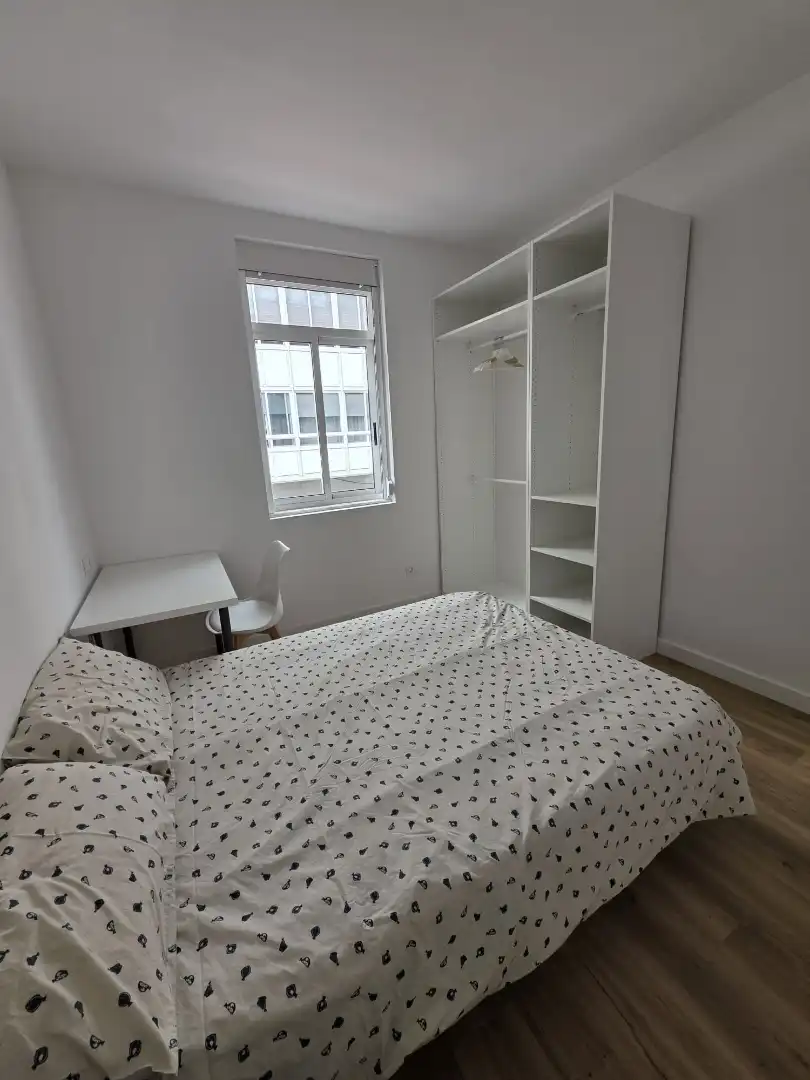 Habitación de Piso para compartir en Ferrol con Amueblado