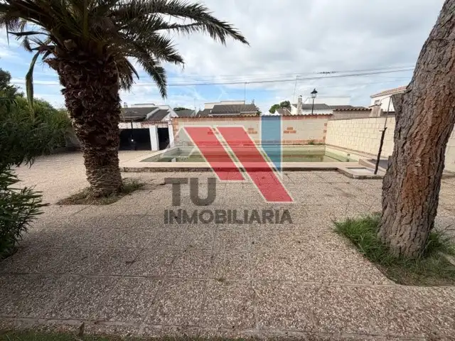Vista exterior de Casa o xalet en venda en Villamiel de Toledo amb Aire condicionat, Terrassa i Piscina