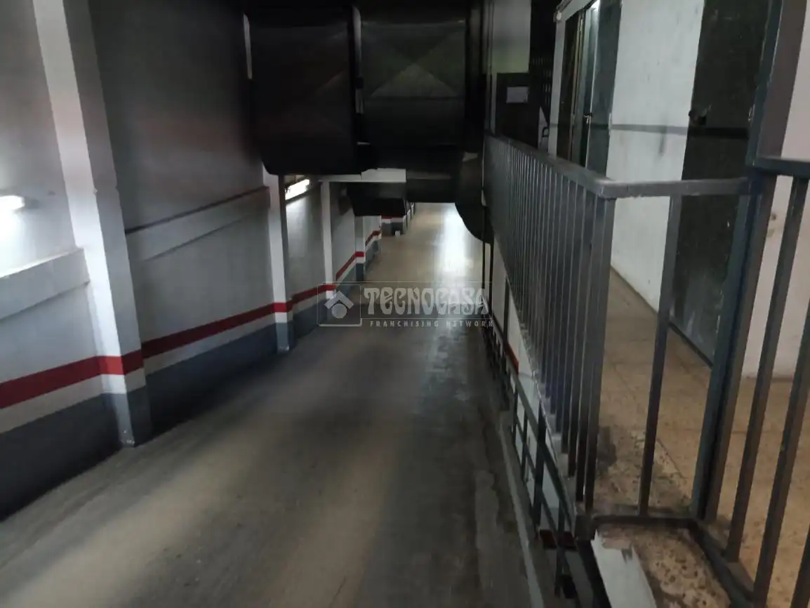 Garage for sale in Zaragoza