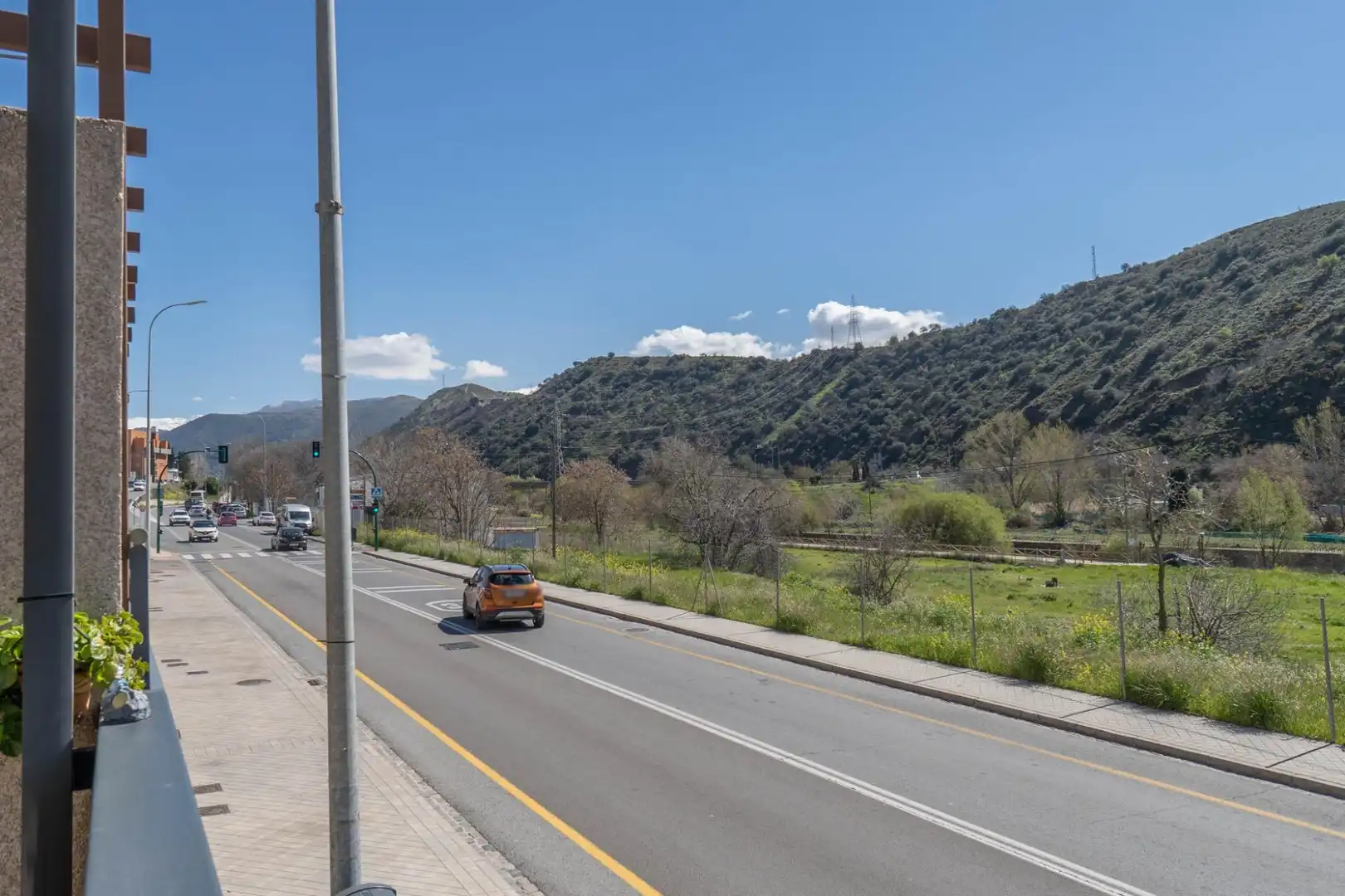 Vista exterior de Casa o xalet en venda en Granada amb Calefacció, Terrassa i Traster