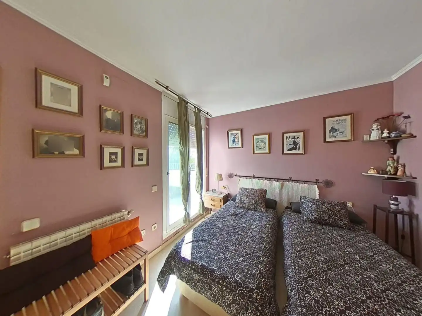 Habitación de Casa o chalet en venta en Vilanova i la Geltrú con Jardín privado, Terraza y Trastero