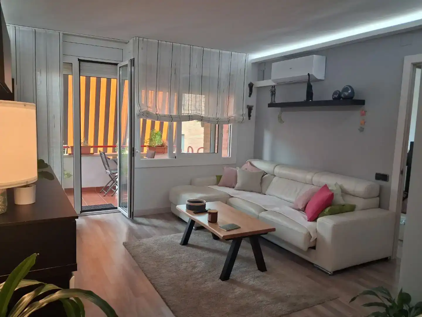Sala d'estar de Pis en venda en Sant Sadurní d'Anoia amb Aire condicionat, Parquet i Traster