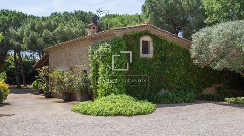 Auténtica masía del siglo XVII en venta en un bonito pueblo medieval de la comarca del Alt Empordà, a pocos kilómetros de las play