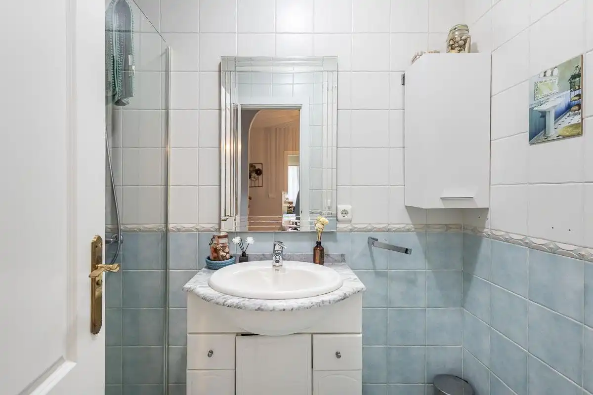 Baño de Casa adosada en venta en Motril con Terraza, Balcón y Piscina comunitaria