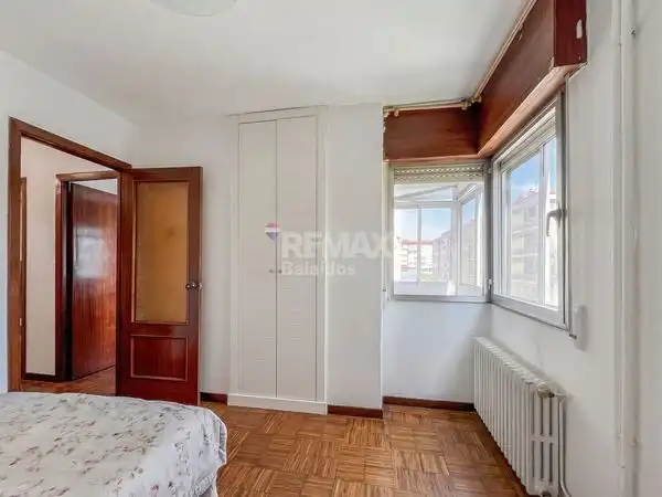 Bedroom of Flat for sale in Vigo   with Heating, Parquet flooring and Storage room