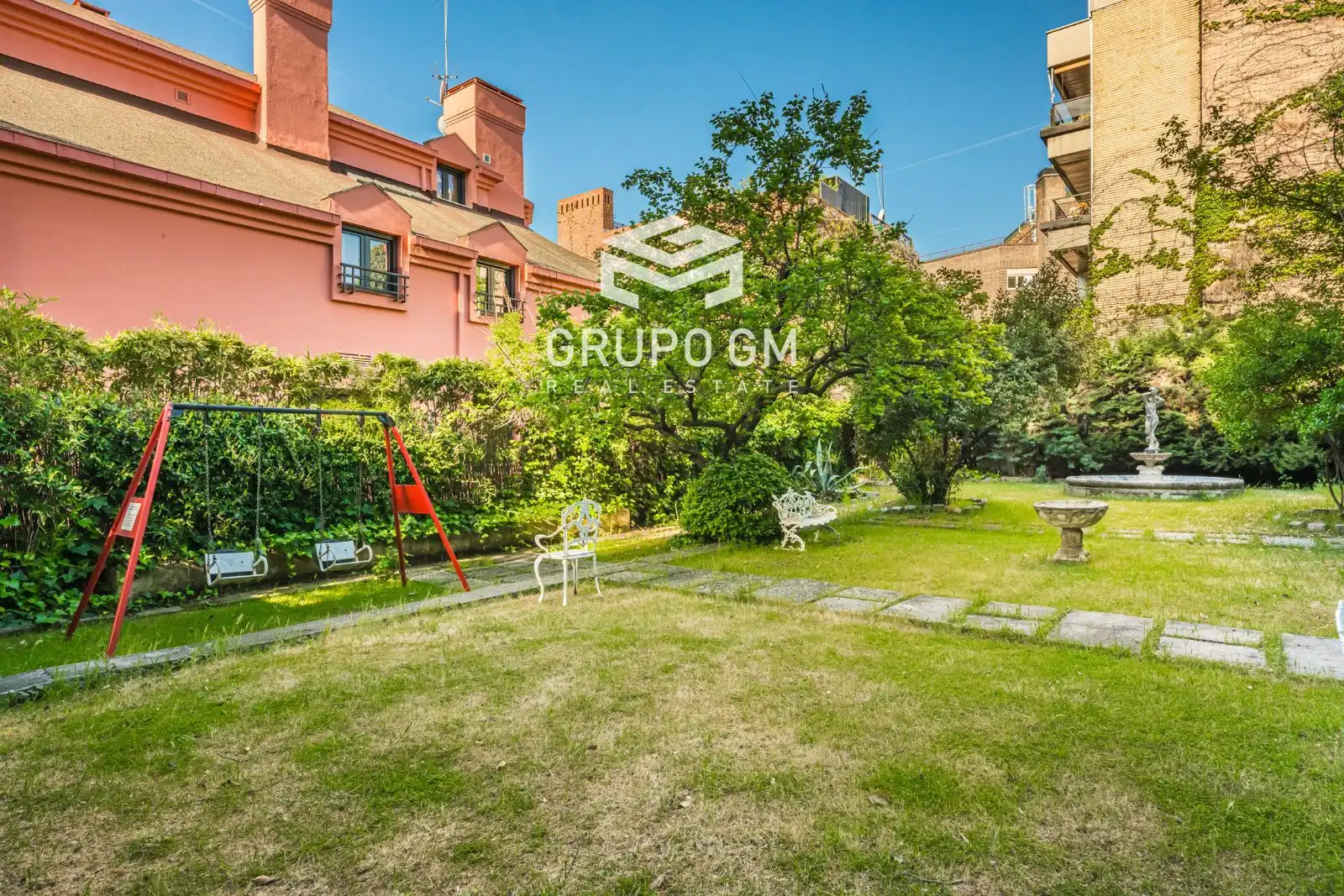 Garden of Flat for sale in Madrid  with Air Conditioner and Heating