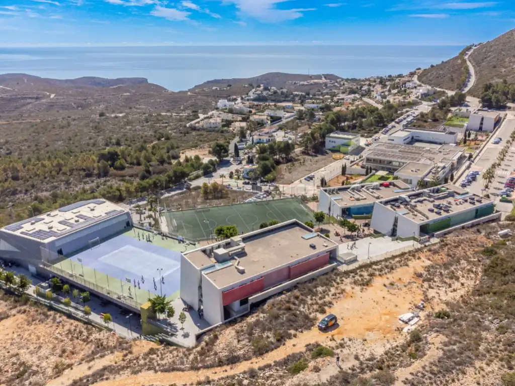 Vista exterior de Casa o xalet en venda en Benitachell / El Poble Nou de Benitatxell amb Aire condicionat, Terrassa i Piscina comunitària
