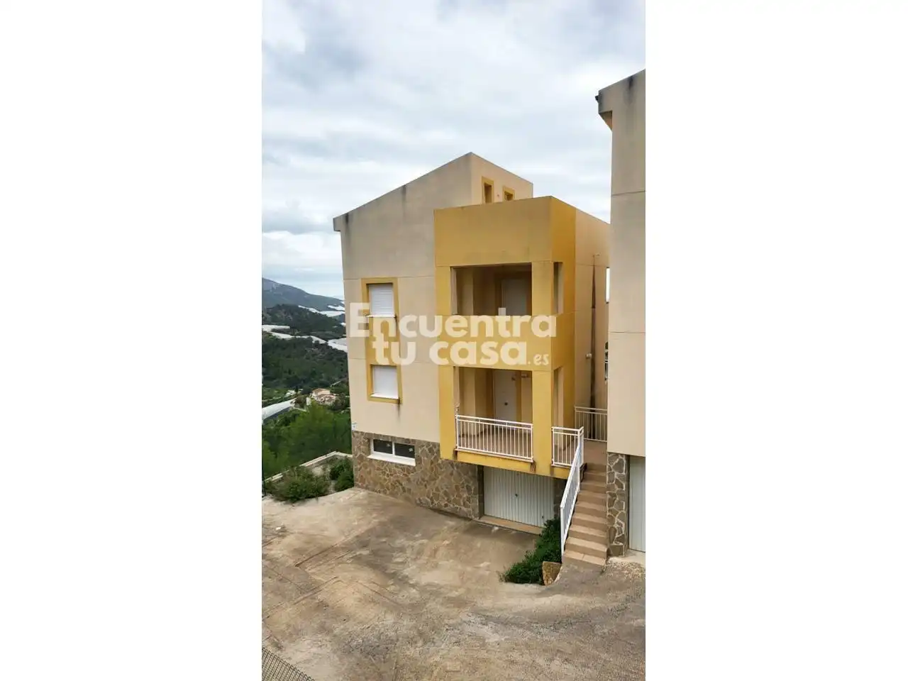 Vista exterior de Casa o xalet en venda en Callosa d'en Sarrià amb Terrassa i Piscina