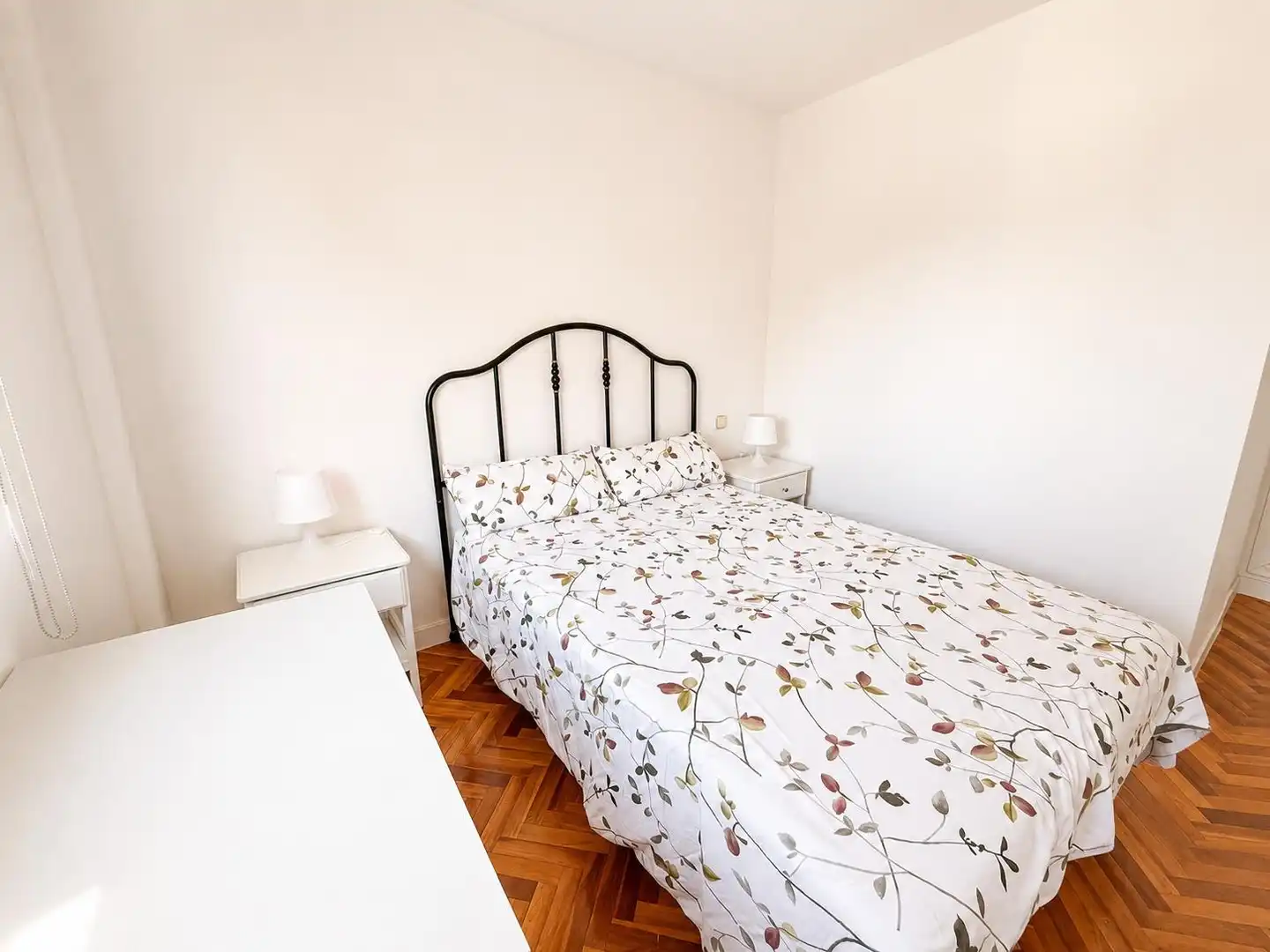 Bedroom of Flat for rent in Madrid  with Air Conditioner, Heating and Furnished