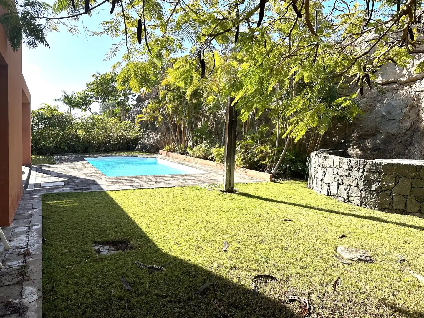 Swimming pool of Houses for sale in San Bartolomé de Tirajana  with Air Conditioner, Private garden and Parquet flooring