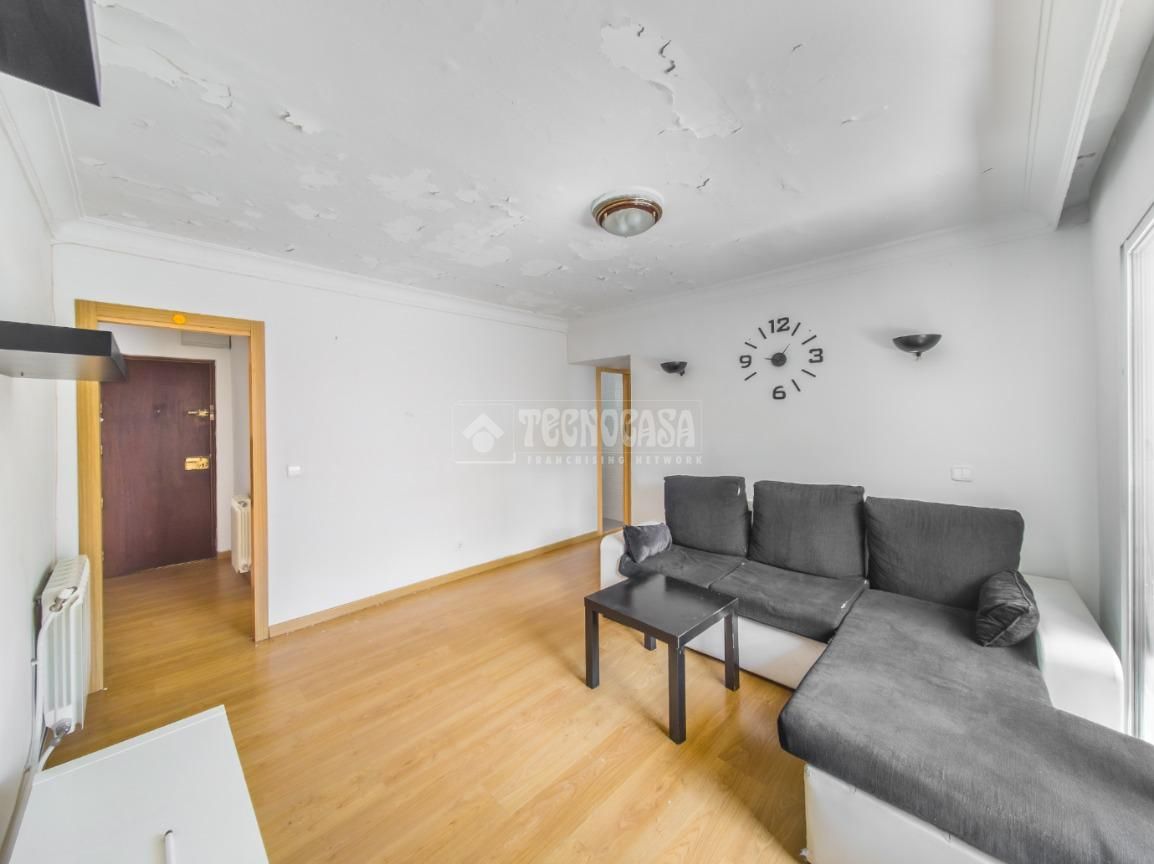 Sala d'estar de Pis en venda en  Madrid Capital amb Calefacció i Terrassa