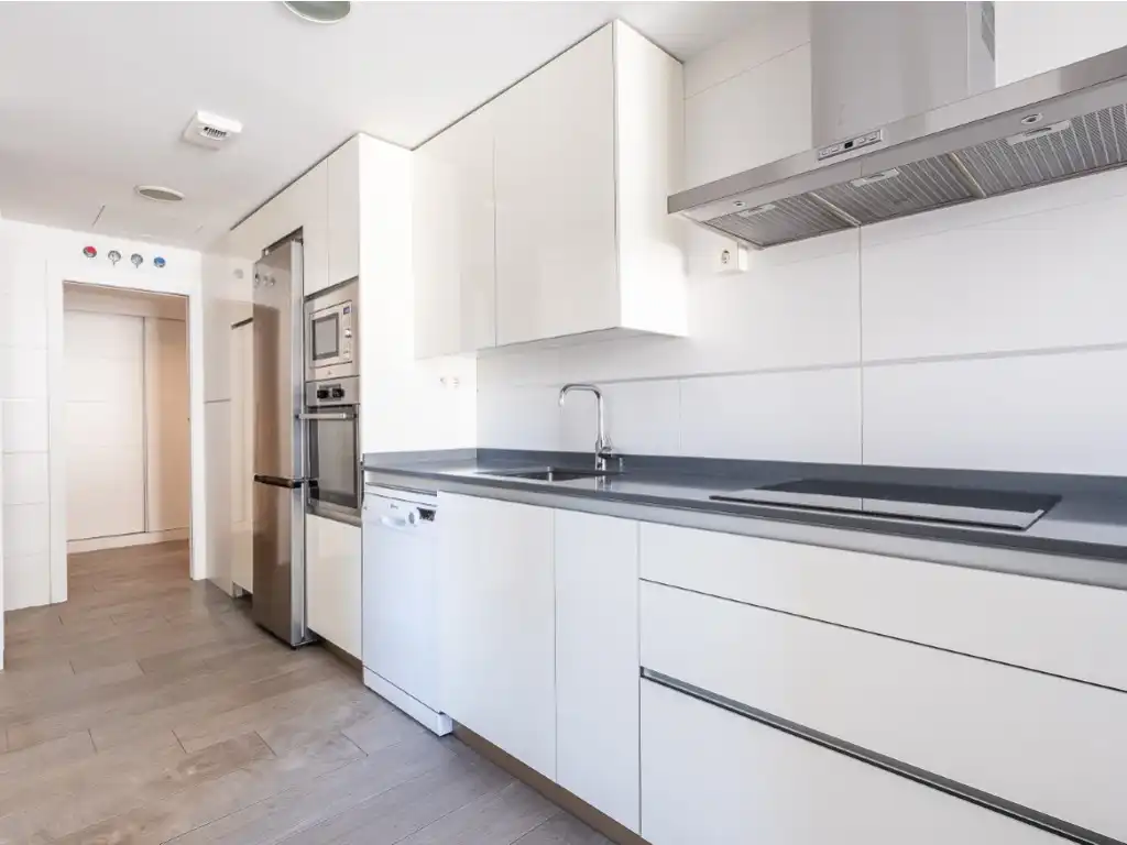 Kitchen of Flat for rent in Madrid  with Air Conditioner, Private garden and Terrace