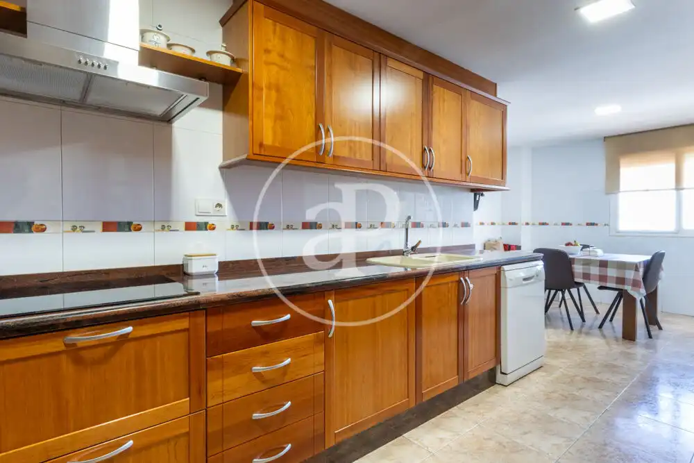 Piso en venta en Avinguda Cardenal Vicent Enrique I Tarancó, Piscinas