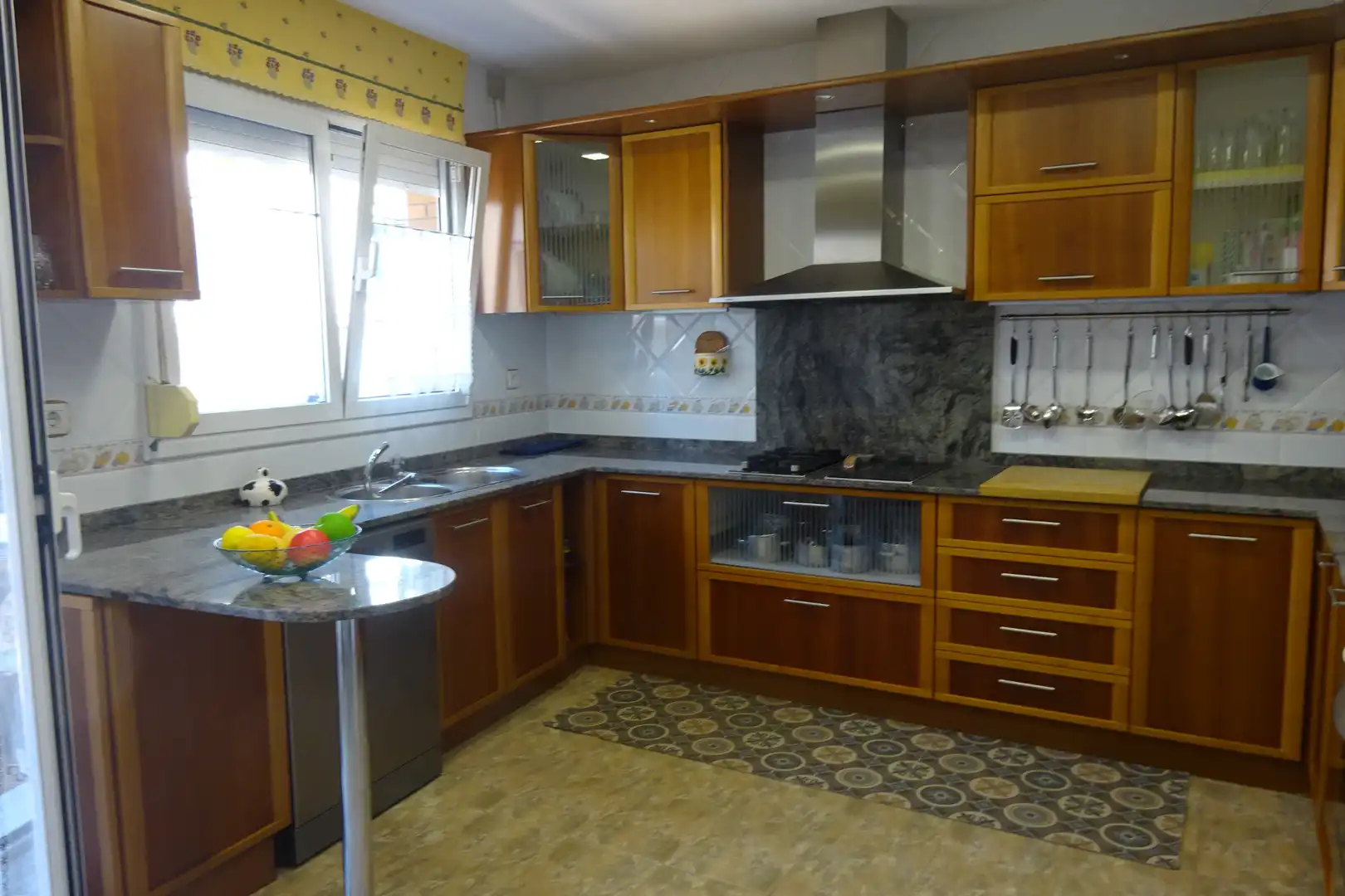 Cuina de Casa adosada en venda en Barcelona amb Aire condicionat, Calefacció i Parquet