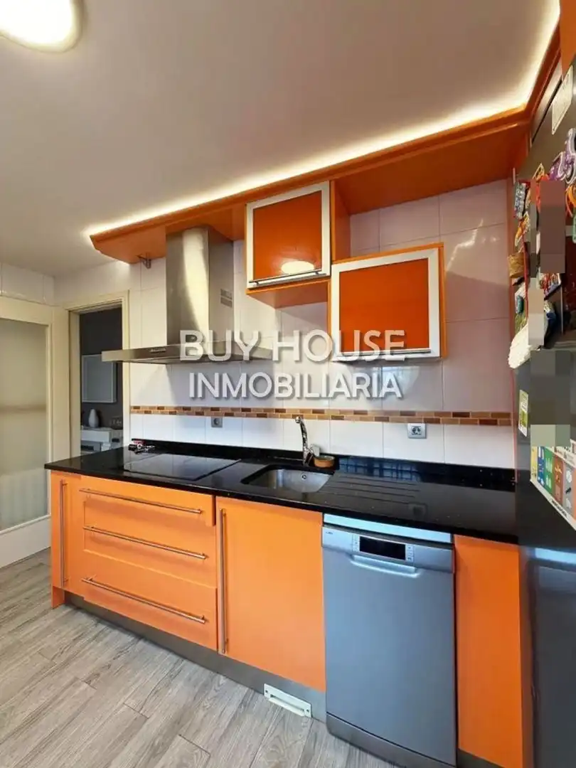 Chalet con piscina en venta en Calle Madeira 17, imagen 16