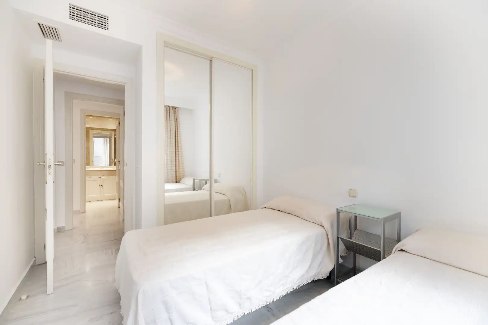 Bedroom of Flat for sale in Marbella  with Air Conditioner, Heating and Terrace